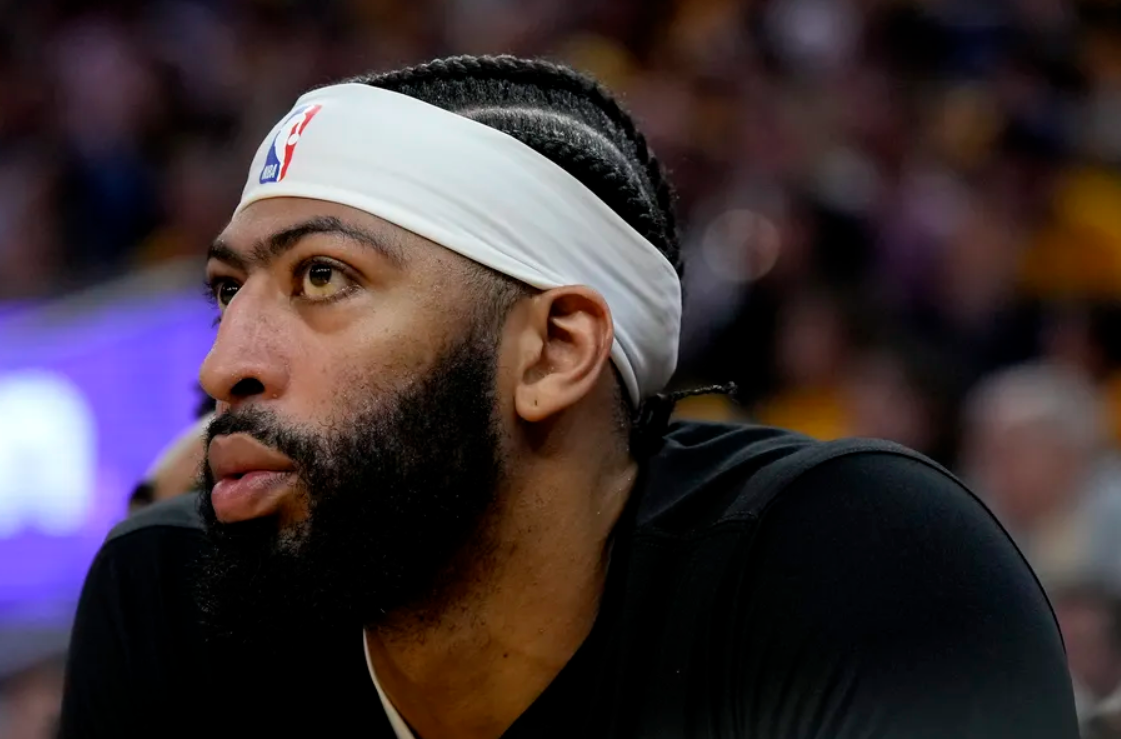 Anthony Davis’ concussion evaluation is the biggest storyline in the NBA